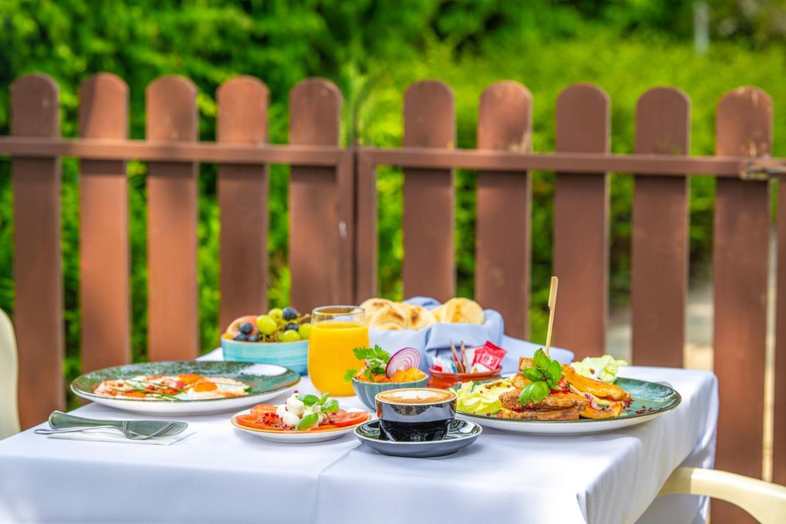 Sekli Panzio Apartment Balatonlelle Luaran gambar