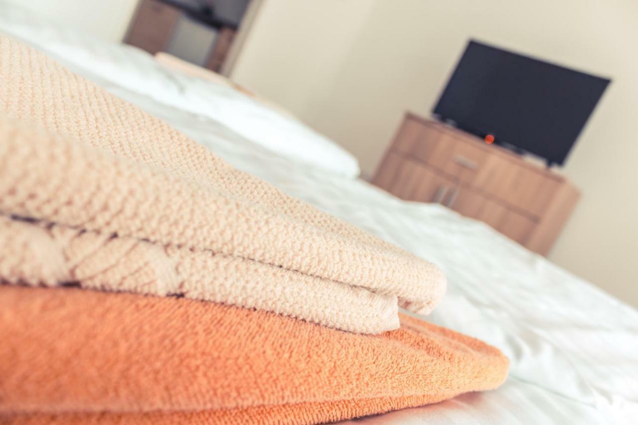 Sekli Panzio Apartment Balatonlelle Luaran gambar