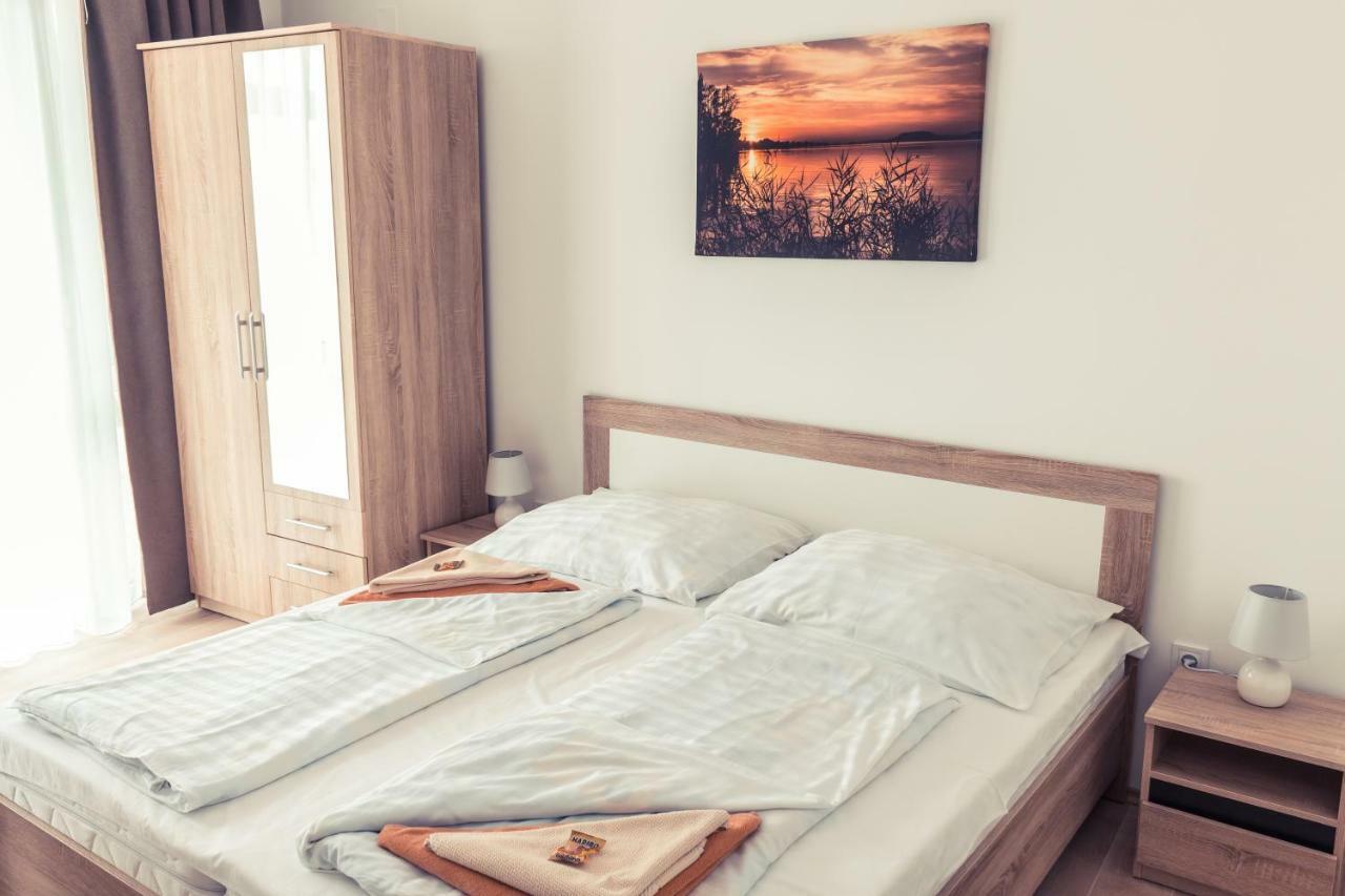 Sekli Panzio Apartment Balatonlelle Luaran gambar