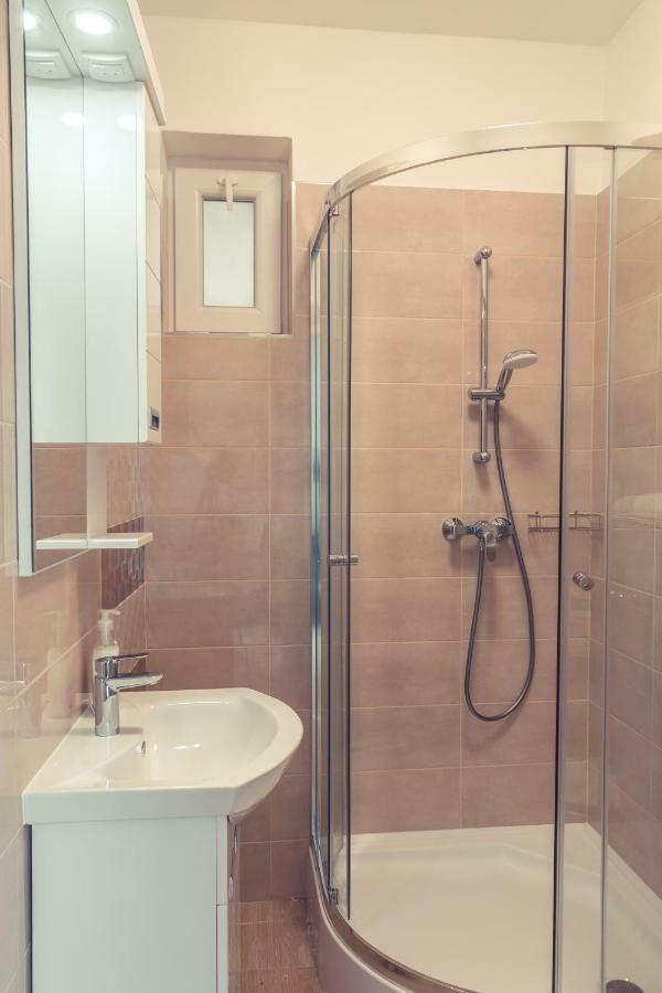 Sekli Panzio Apartment Balatonlelle Luaran gambar